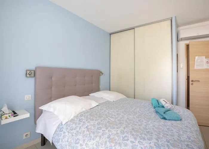 2 Confort * Nimes
